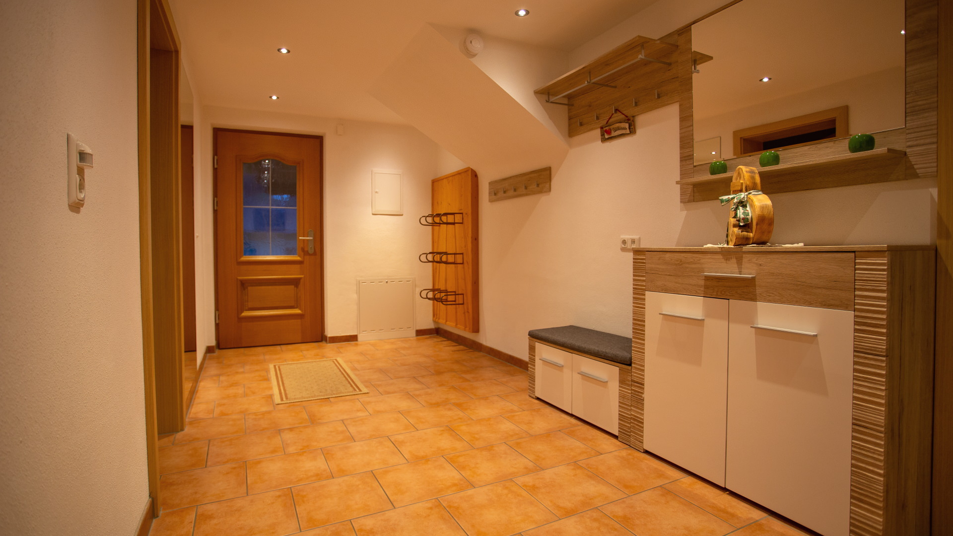 Flur mit Skischuhtrockner in unserer Ferienwohnung